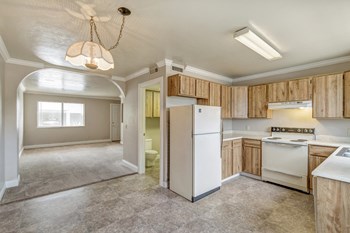 Kitchen & Dining Area at Marina Heights Apartments in Prescott, AZ